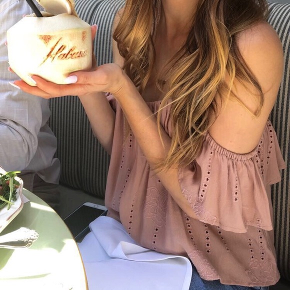 ASTR the label Off the shoulder top - Picture 5 of 6